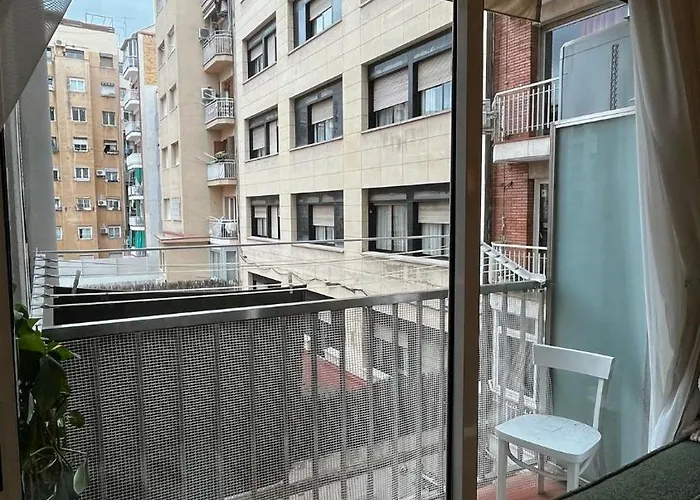 Daire Calle De Comte Urgell Barselona